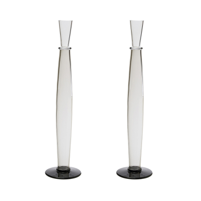 FENDI. Pareja de candeleros modelo «Caravaggio» en cristal translúcido con base en tonalidad negra.