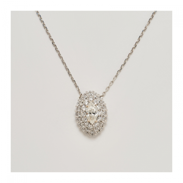 Gargantilla diseño óvalo bombé con diamantes tallas marquise y brillante. Peso diamantes: 1,20 ct. aprox.