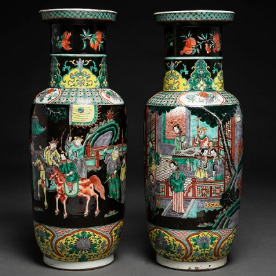 Pareja de jarrones chinos en porcelana familia verde. Trabajo Chino, Siglo XIX. 