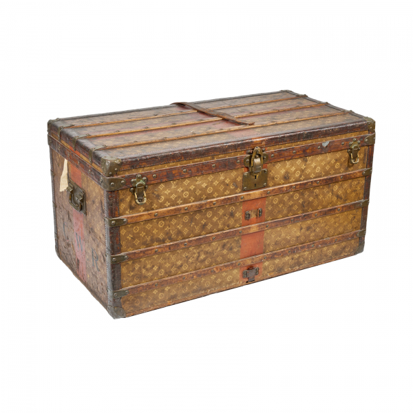 LOUIS VUITTON. Baúl con revestimiento en lona con estampado Monogram, c.1910-1920.