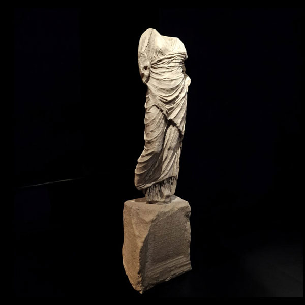 Diosa Tanit en Marmolina, siguiendo modelos Romanos Clásicos, siglo XX.