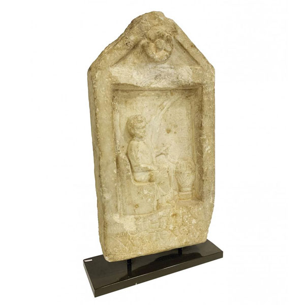 Estela romana de mármol. Siglo II-III a.C. 