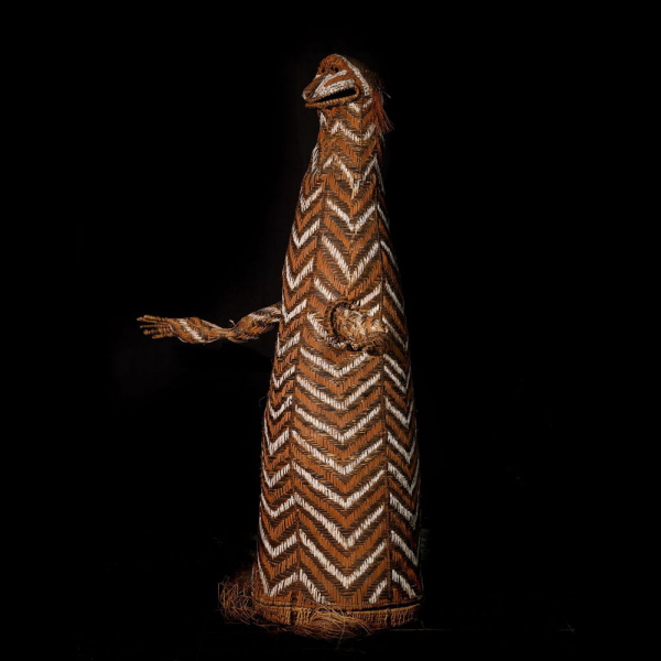 Monumental T&oacute;tem Oceania, Nueva Guinea, en fibra vegetal, inicio siglo XX.