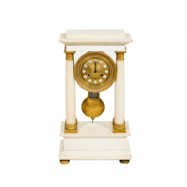 Reloj de pórtico estilo imperio en mármol blanco, s.XIX.
