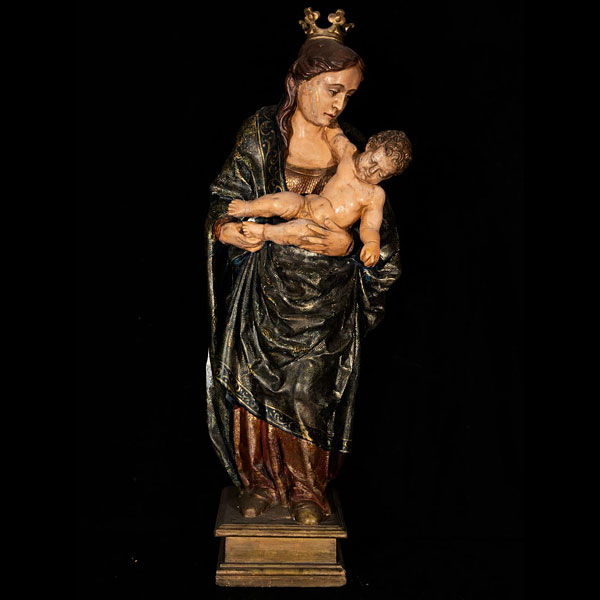 Escultura de Virgen María coronada con el Niño Jesús en brazos, escuela de Italia siglo XVI.
