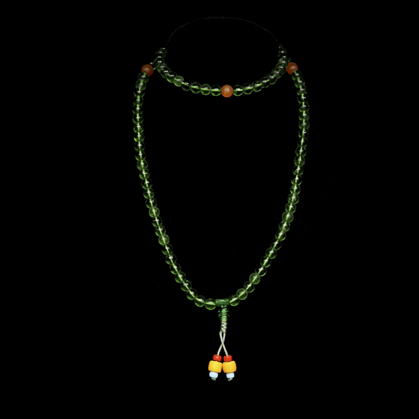 Collar de ciento ocho cuentas de Liulí, dinastía Qing.  