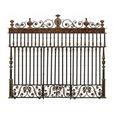 Monumental Reja de palacio renacentista espa&ntilde;ola con medall&oacute;n de peregrino jacobeo, Escuela Castellana, Siglo XVI.