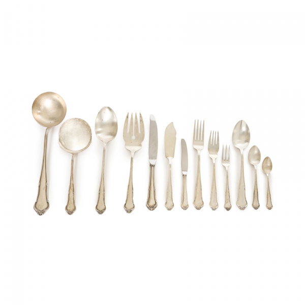 Cubertería en plata española punzonada 925, s.XX. 101 piezas.