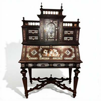 Secreter en madera ebonizada con incrustaciones de marfil y piedras duras, atribuido a Ferdinando Pogliani, Escuela Italiana, Siglo XIX.