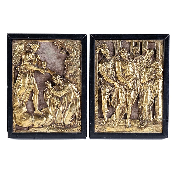 Dos relieves de bronce dorado &quot;