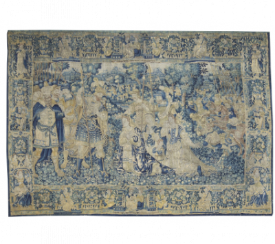 Tapiz en lana con escena de victoria y al fondo soldados a caballo en batalla.  Trabajo franco-flamenco, S. XVII. 