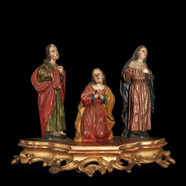 Atribuido a Bernardo de Legarda, 3 figuras del calvario, madera tallada, policromada y dorada con ojos de pasta vítrea. 