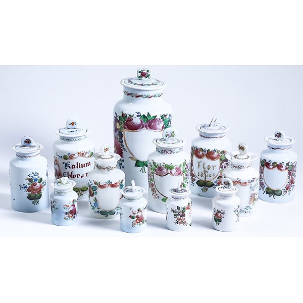 Doce botes de opalina Real Fábrica de La Granja