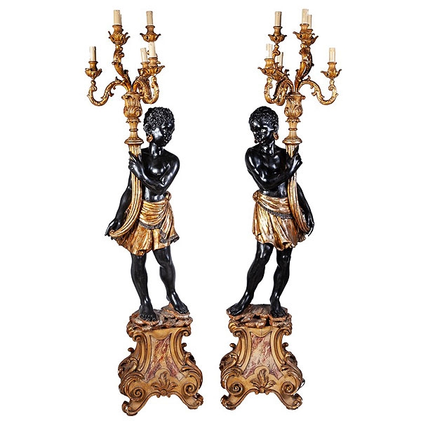 Pareja de torcheros de madera