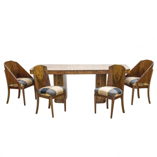Exquisito conjunto de comedor Art Dec&oacute; de &eacute;poca posiblemente de nogal. Posiblemente Francia, C. 1925