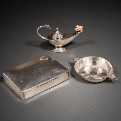 Miscelánea de piezas de plata del siglo XX.