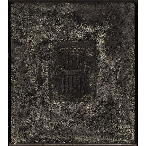 Jaume Plensa Suñe.    "Serie Monocrom (1990)". Escultura realizada en resina de poliester, pigmentos negros y pasta de papel.  Firmada