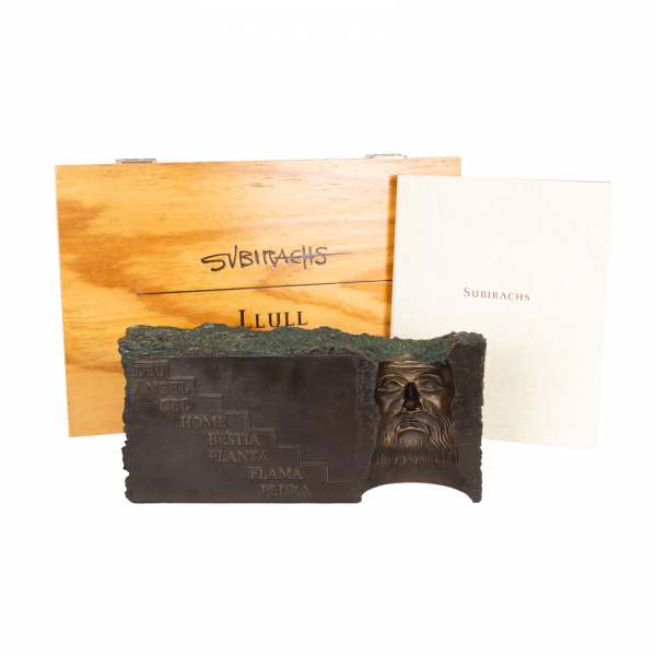 Josep Maria Subirachs Sitjar (Barcelona, 1927-2014)  Llull.  Escultura en resina y ba&ntilde;o en bronce patinado. Numerada 341/999.