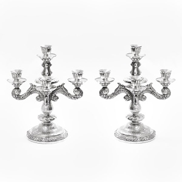 Pareja de candelabros en plata Estilo Luis XV S. XX