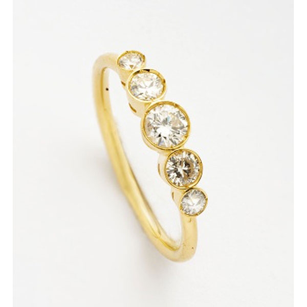 Cinquillo en oro amarillo estilo Art Decó con diamante talla brillante 