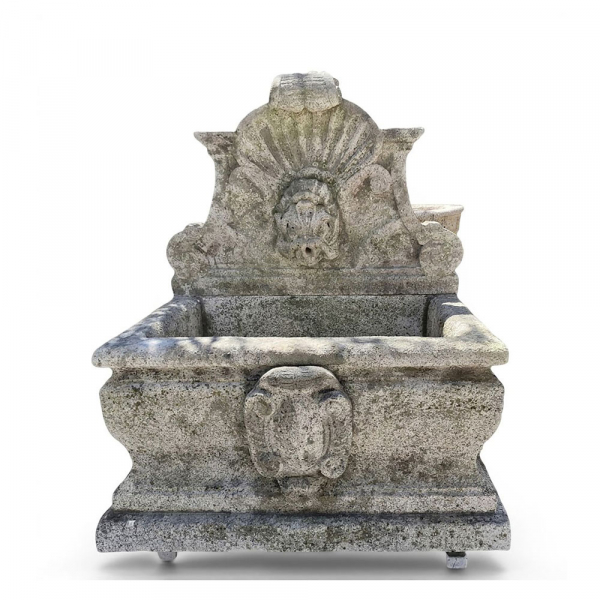 Impresionante fuente monumental con motivos mitológicos marinos. Italia, Venecia, siglo XVIII.