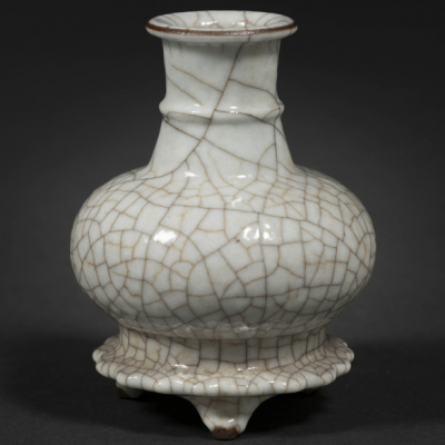 Florero en porcelana china de crackle de finales del siglo XIX-XX.