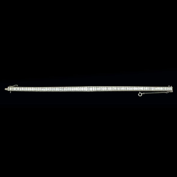 Bella pulsera de platino con diamantes baguette 8 cts. 