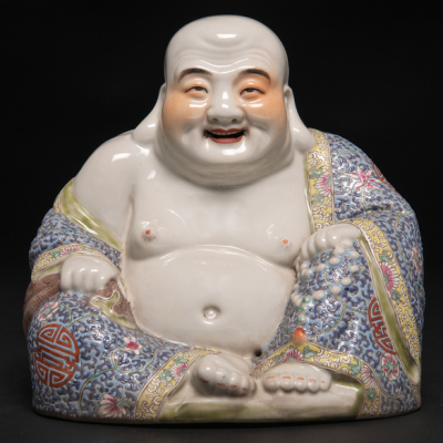 “Buda de la felicidad” Figura en porcelana china familia amarilla. Trabajo Chino, Siglo XX. 