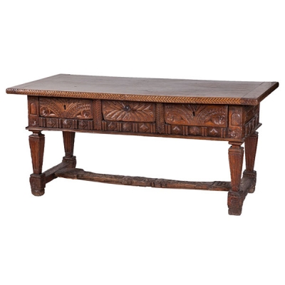 Mesa vasca de nogal 