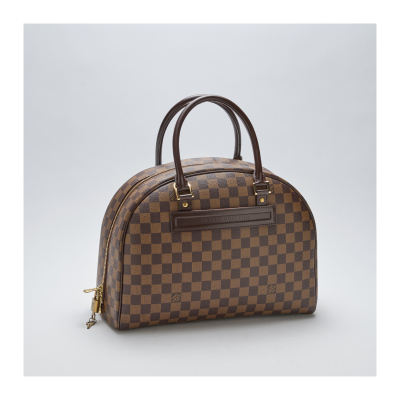 LOUIS VUITTON. Bolso modelo «Nolita Damier» en lona y piel de tonalidades marrones con cierre de cremallera y candado con dos llaves. Nuevo a estrenar.
