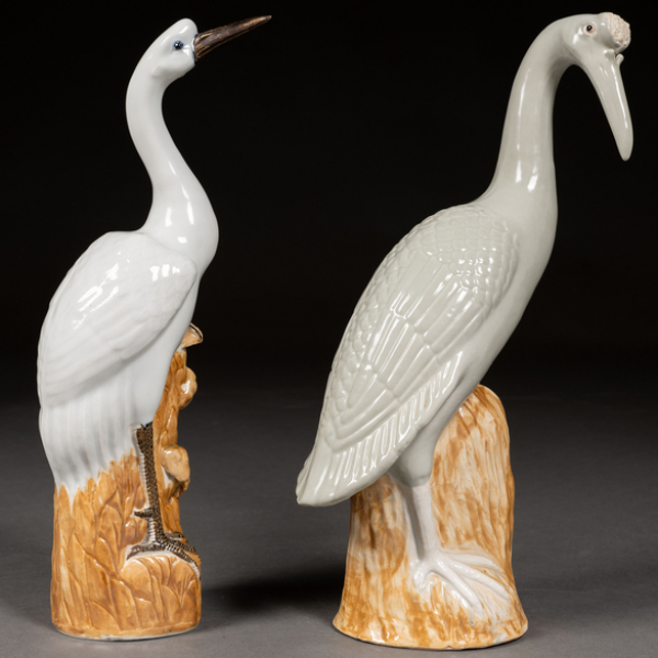 Conjunto de dos garzas en porcelana china. Trabajo Chino, Siglo XX.