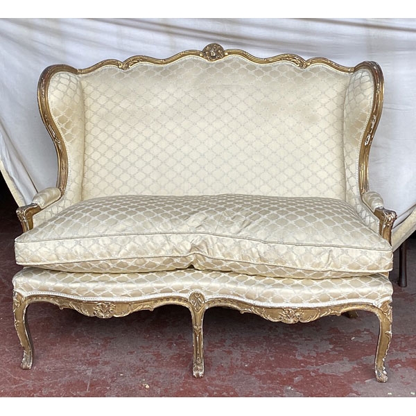 Sofá dorado estilo Luis XV