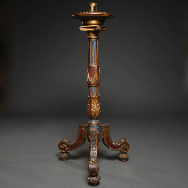 Pie de lámpara en madera talllada y policromada del siglo XIX