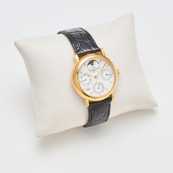IWC «Portofino». Reloj de pulsera para caballero, c.2000. En oro y correa de piel con hebilla ardillón. Ref.3541-012/2477715. 