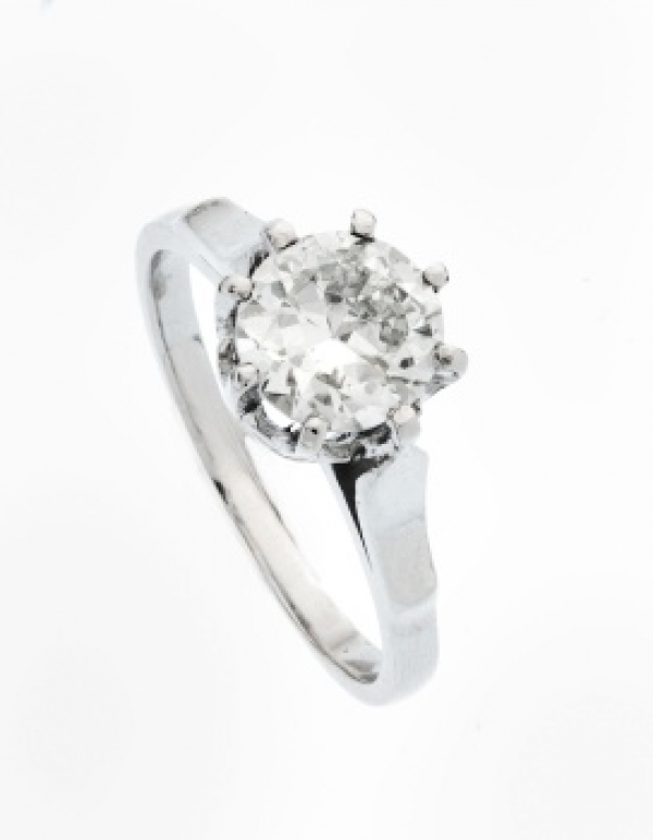 Sortija solitario en oro blanco con diamante talla brillante