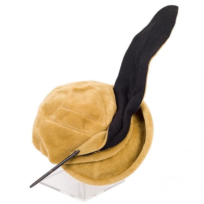 Jacques Fath. Sombrero de fieltro color mostaza