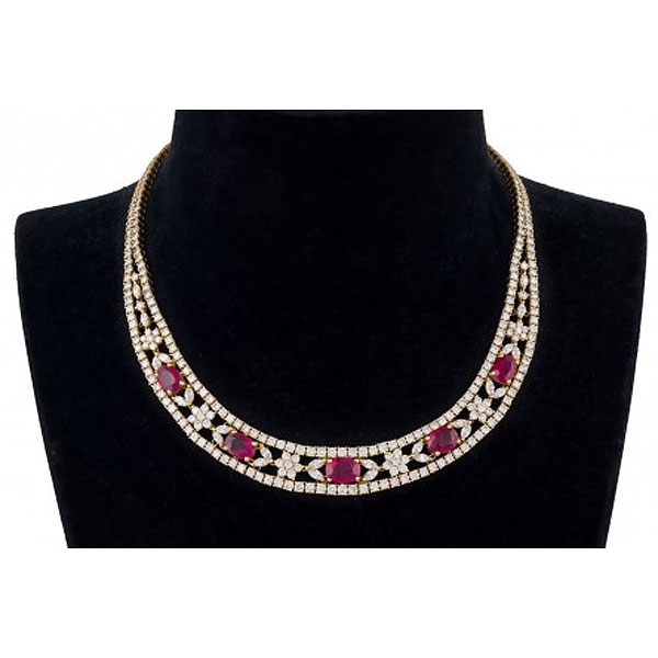 Magnífico collar de rubíes Burma y diamantes