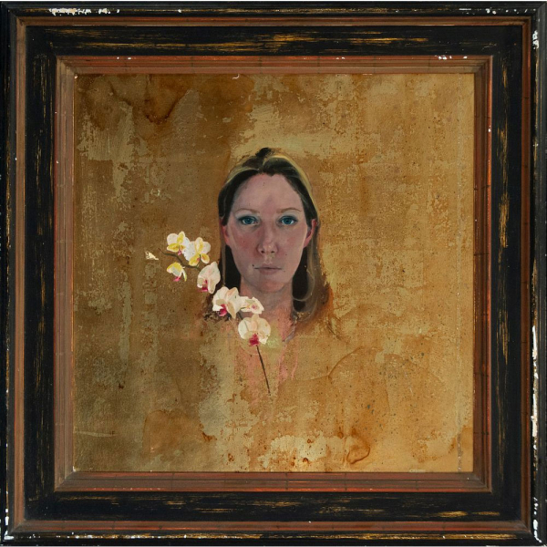 "Retrato femenino sobre fondo dorado", firmado Lain Fauikner, Escuela Contemporánea, Siglo XX.    Óleo sobre tabla