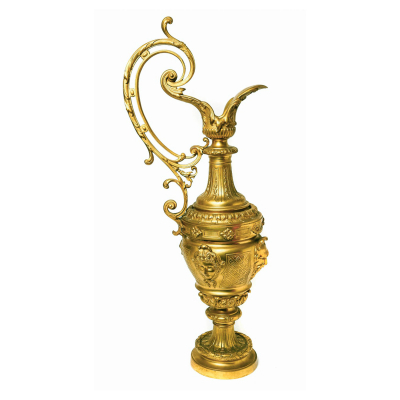 Gran jarra decorativa estilo Renacimiento en bronce dorado con decoración de acantos y mascarones, fles. del s.XIX.