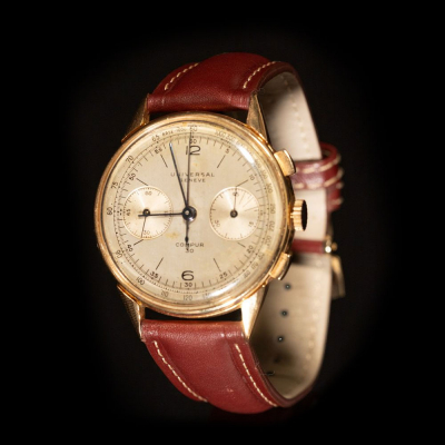 Excepcional Cron&oacute;grafo en oro de 18k Universal Geneve, a&ntilde;os 50-60.