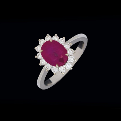 Anillo de oro con rubí 2,01 cts. y brillantes 0,42 ct.