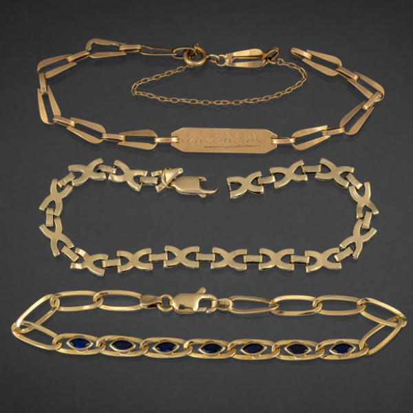Conjunto de tres pulseras en oro amarillo de 18 kt.