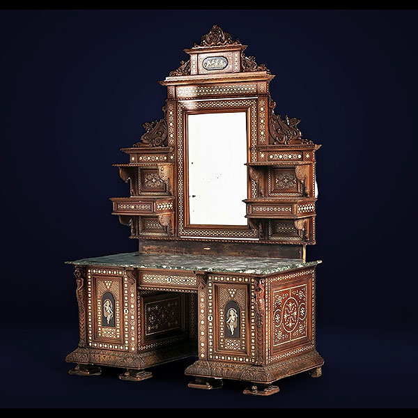 Gran Tocador italiano en madera de nogal, Italia, siglo XIX.