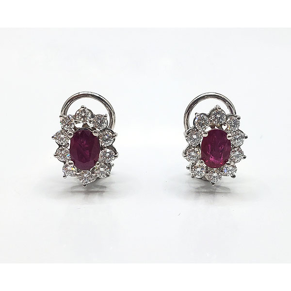 Pendientes rosetones en oro blanco de 18k con diamantes talla brillante y rubíes 