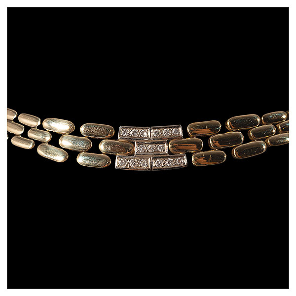 Collar estilo Cartier en oro con centro de diamantes talla brillante, 0,70 ct aprox.