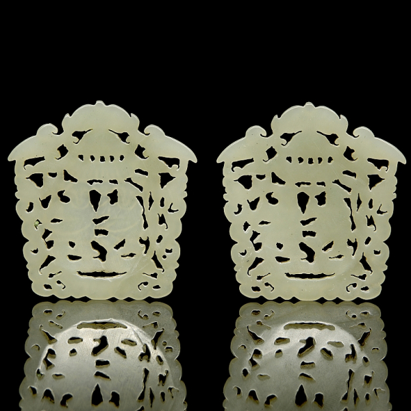 Pareja de placas de jade "Personajes".  Dinastía Qing (1644-1912).