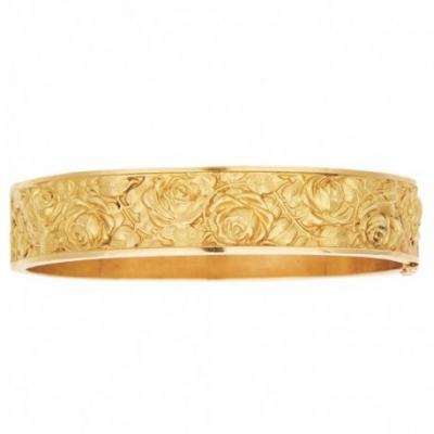 Pulsera esclava diseño oval en oro mate y brillo con decoración floral en bajo relieve.