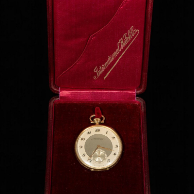 IMPORTANTE RELOJ CRON&Oacute;GRAFO DE BOLSILLO IWC EN ORO DE 18K, A&Ntilde;OS 20. 