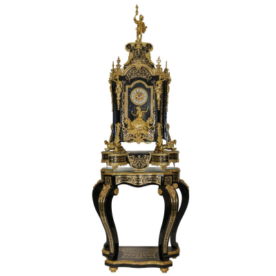 Reloj estilo Luis XIV sobre consola – Escuela Francesa, Siglo XX.
