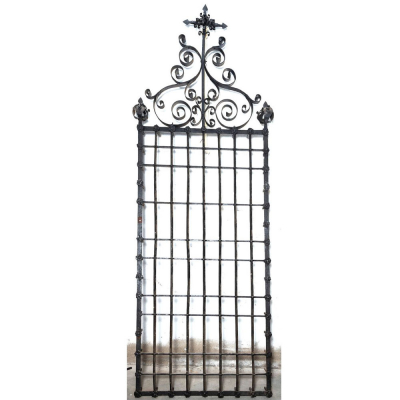Importante Gran Reja Renacentista transición al Barroco española de palacio del siglo XVII en hierro forjado para ventana principal. 